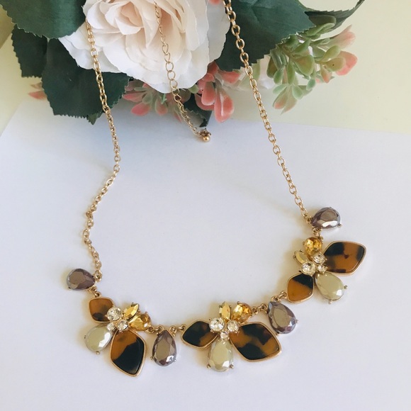 Jewelry - Brand new necklace, free gift included